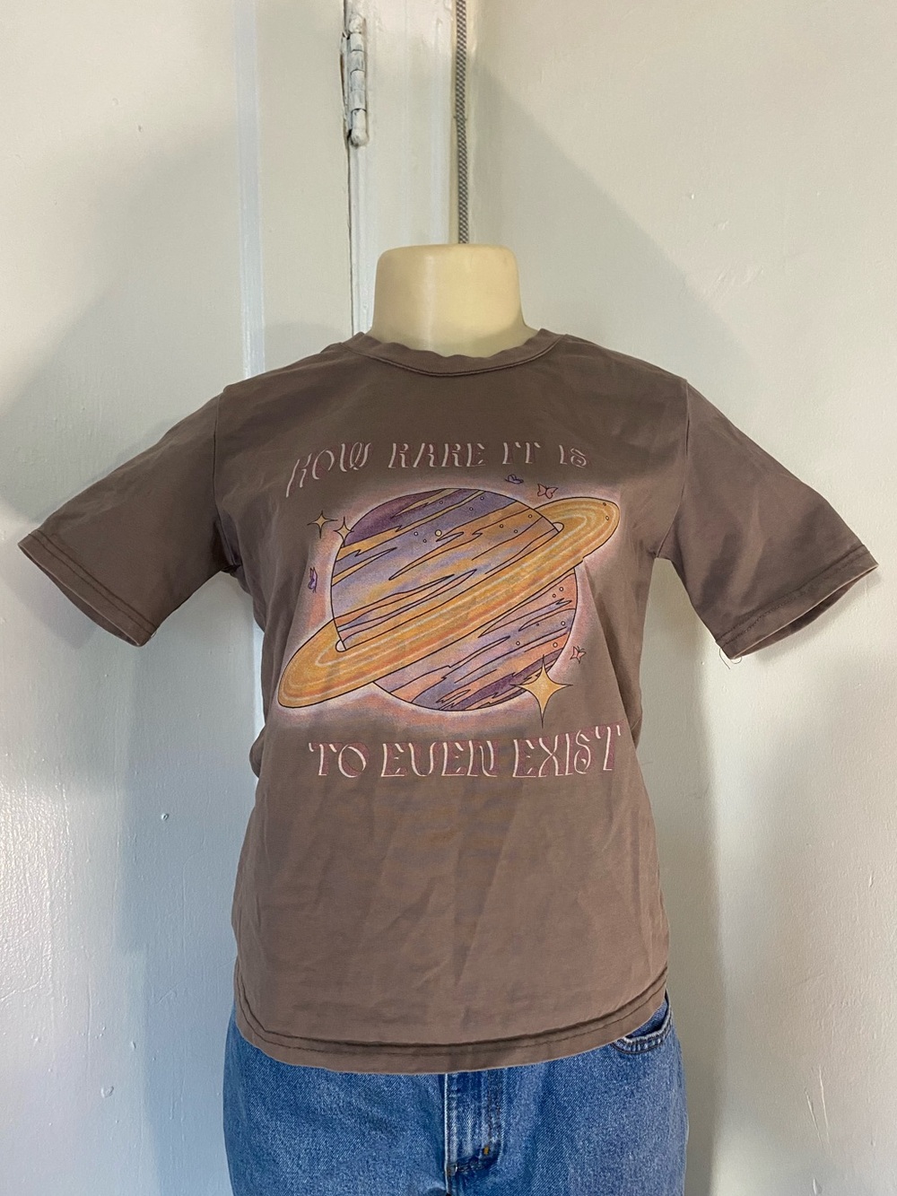 Brown graphic tee